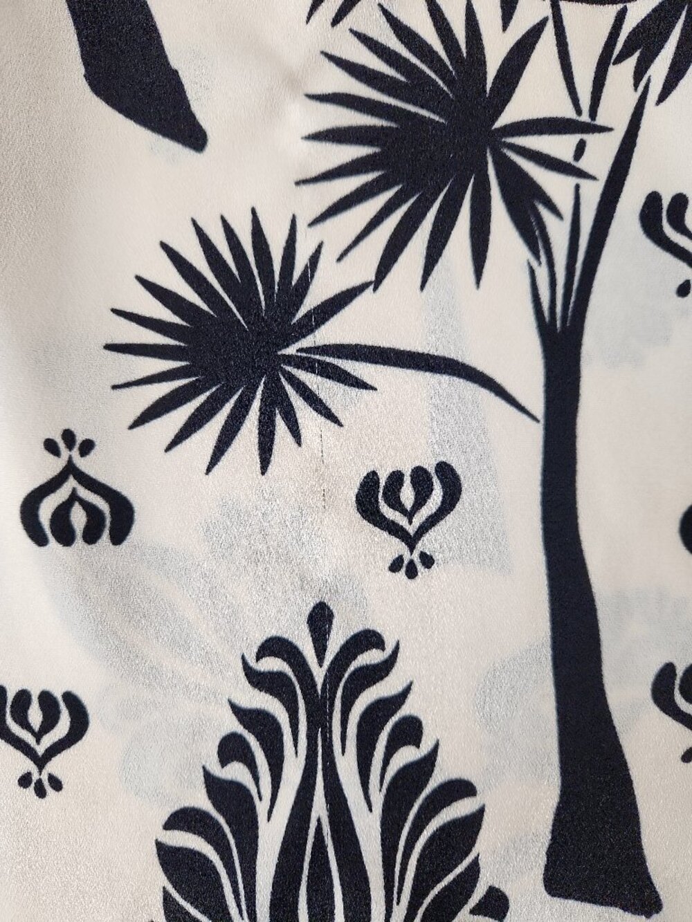 CABI Marrakesh Blouse Cream Black palm tropical floral borders  Sz M #6625 - Picture 12 of 13